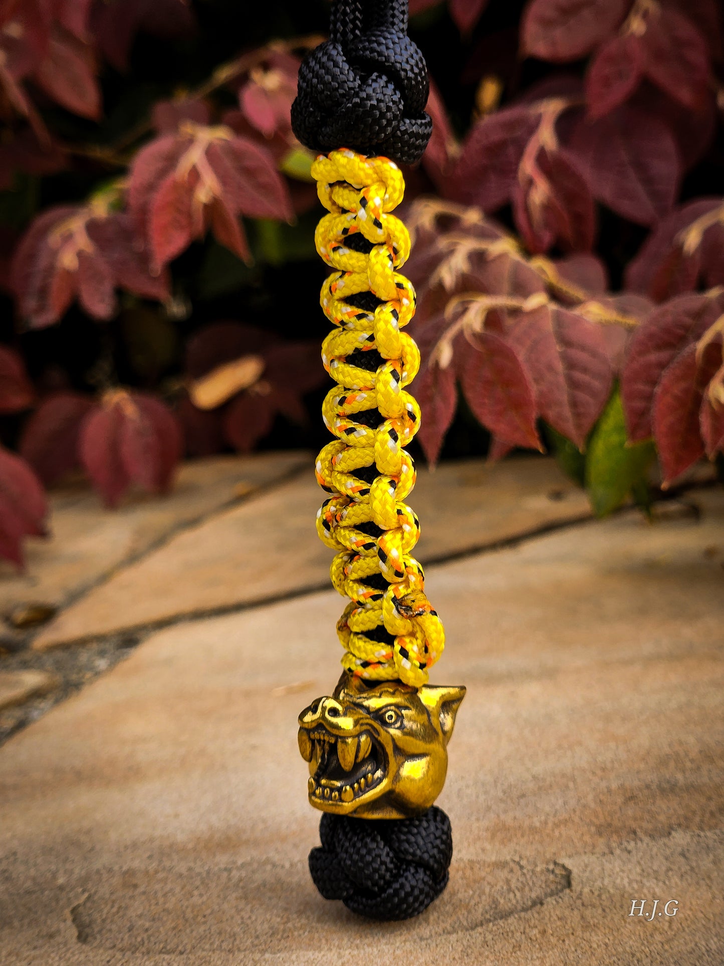 Lanyard - WOLF - Yellow-gold paracord w/ brass bead