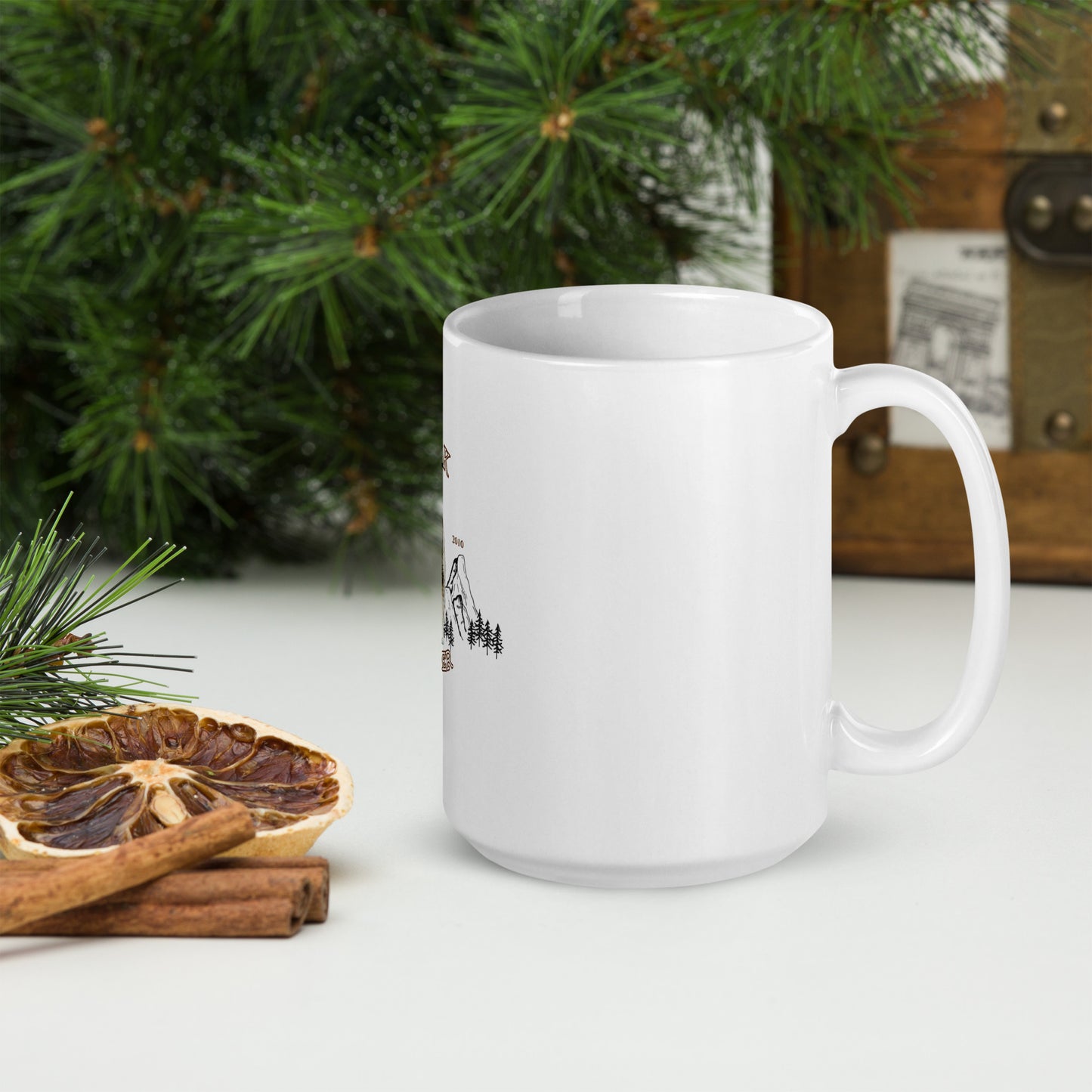 White glossy mug bark ranger